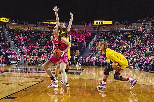 Clark’s record-breaking performance propels her past Pete Maravich in NCAA scoring history
